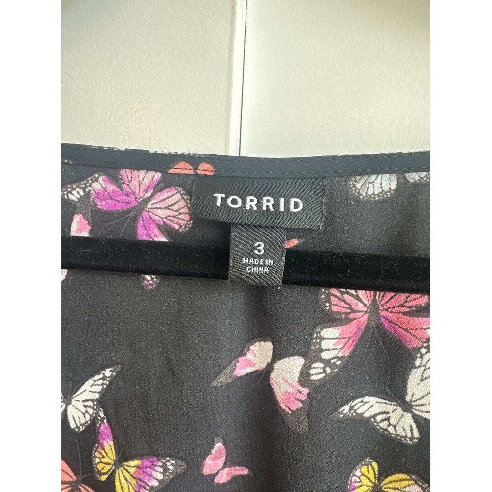 torrid Black Butterfly Print Wrap Blouse - Picture 4 of 7